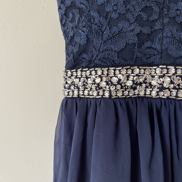 Le Chateau Bridesmaid/Grad Dress - XS - Picture 7 of 10